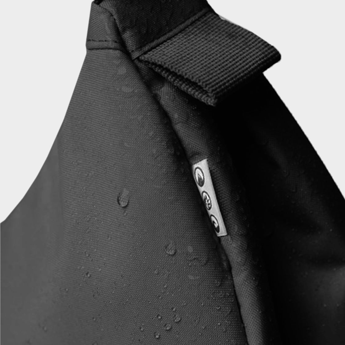 Moon Bag XL produktbild von der seite schwarz