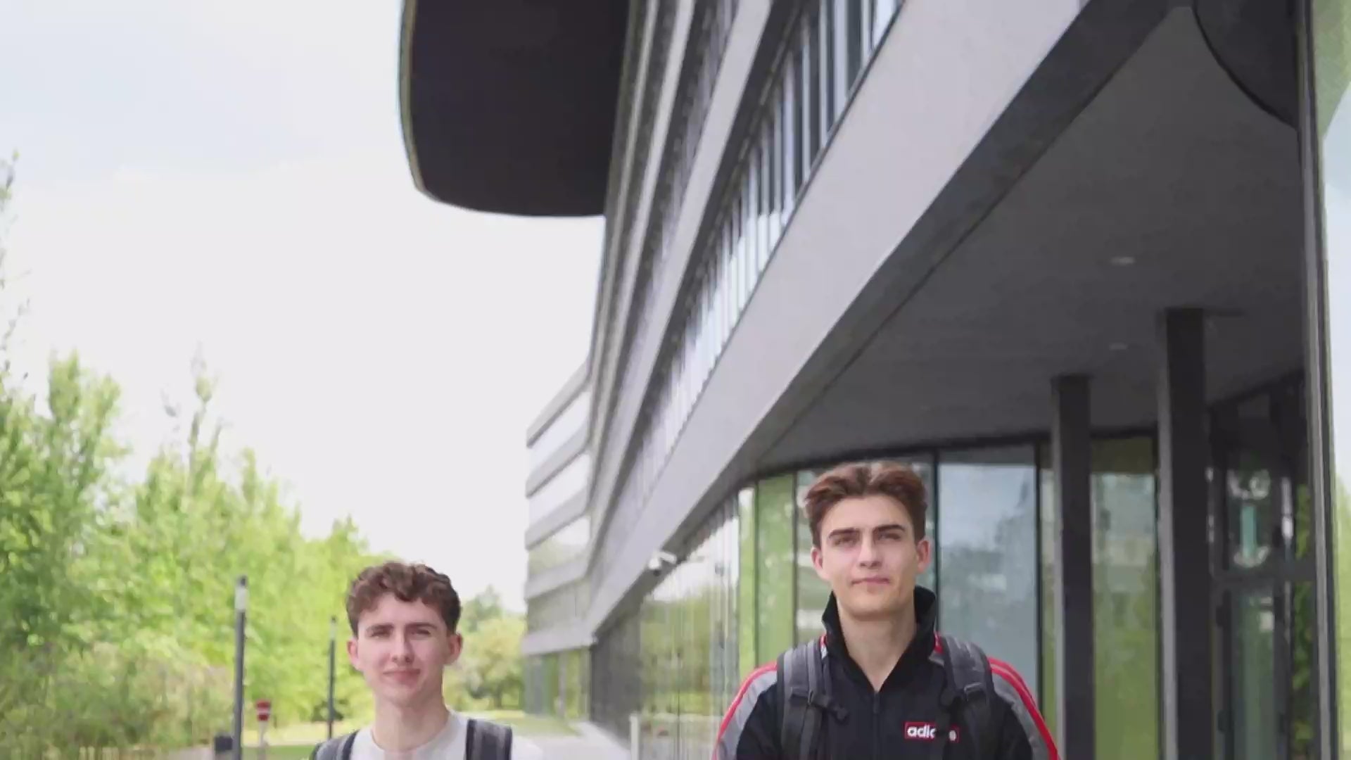 Video laden: Reisetasche-mit-rollen