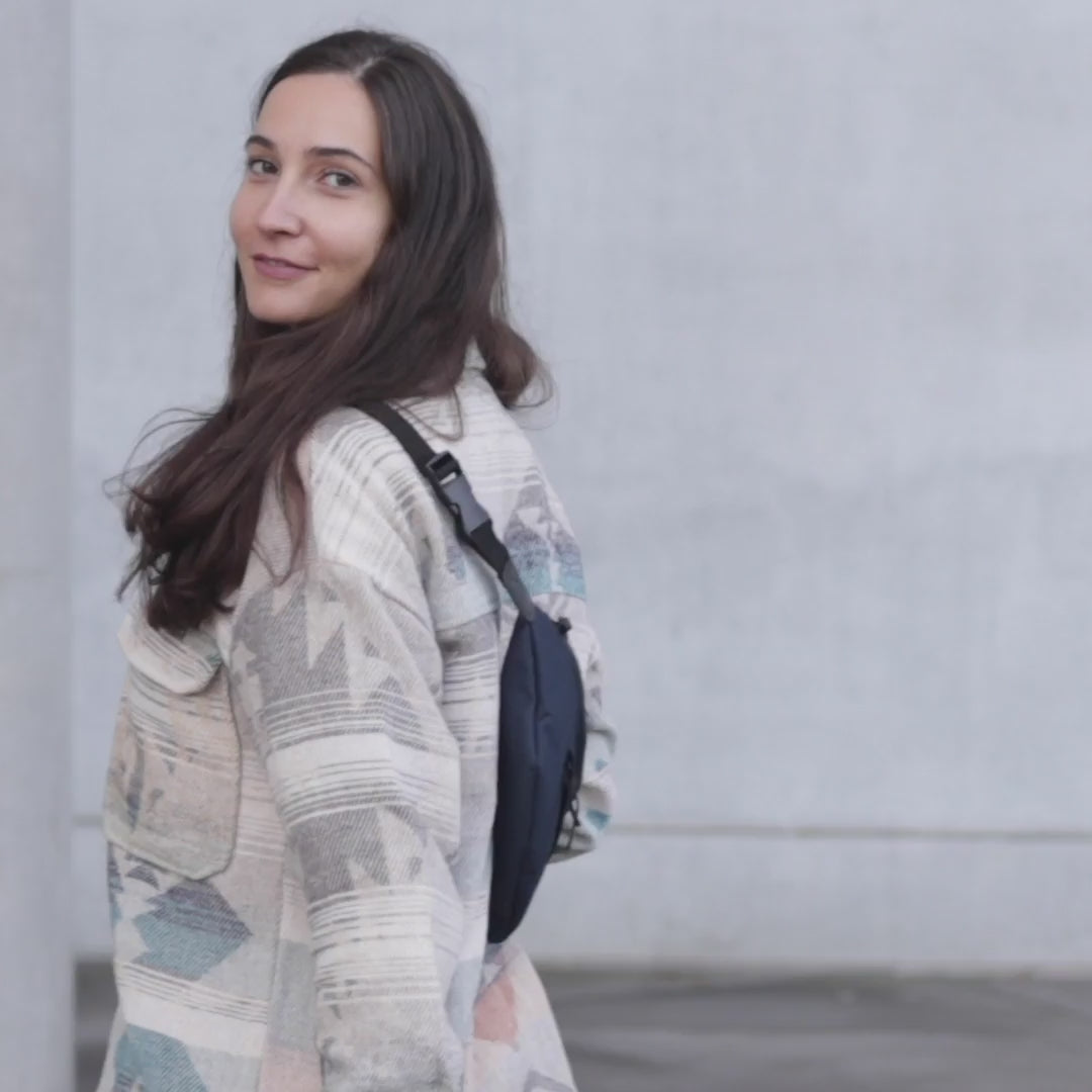 Load video: Close-Up Scenes of the Travel Bag Flow