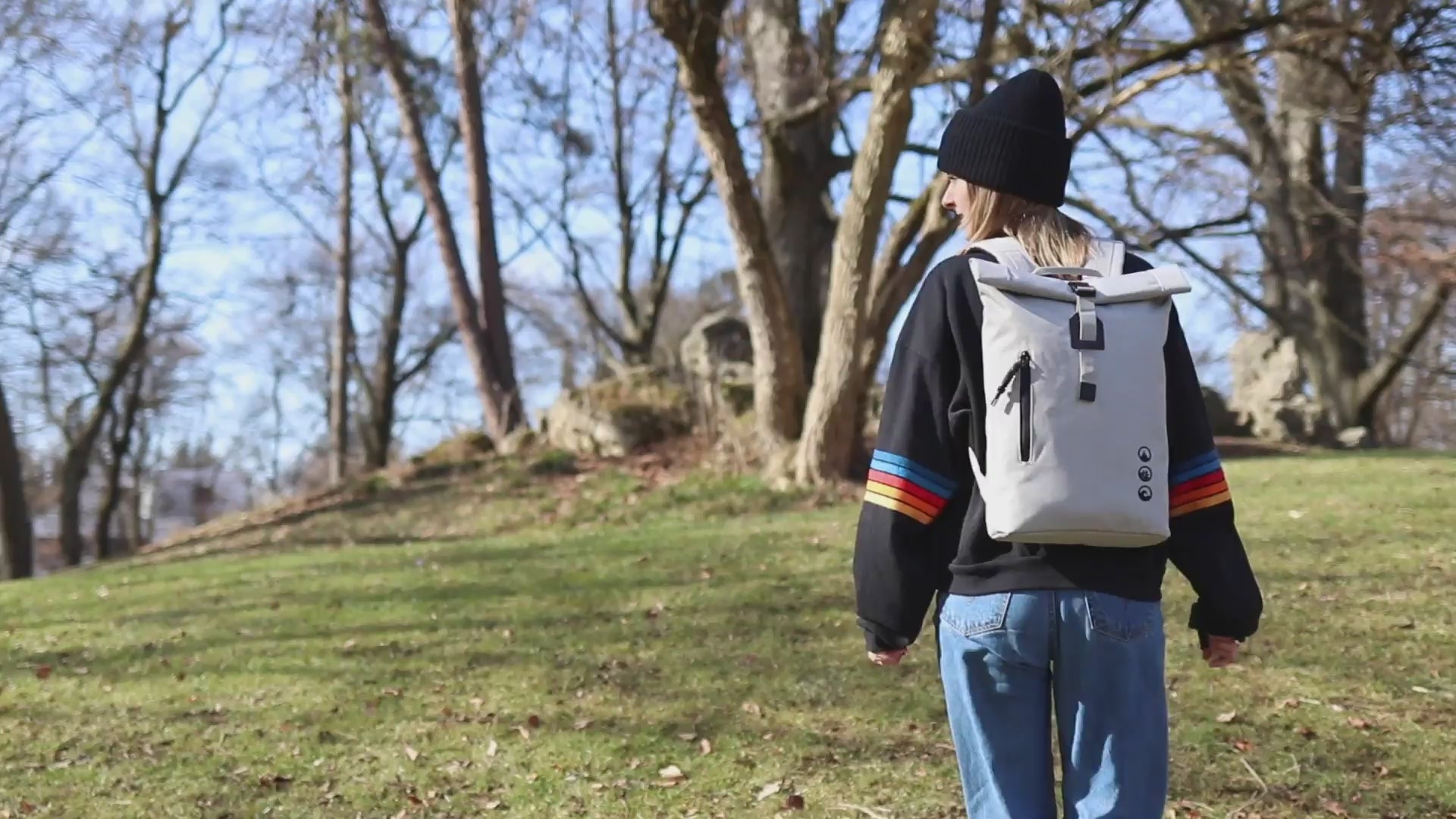 Load video: Close-Up Scenes of the Travel Bag Flow